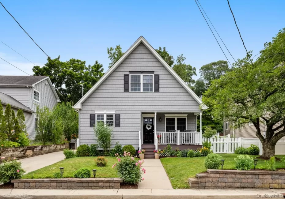 5 Glenmore Avenue, Oyster Bay, NY, 3 Bedrooms Bedrooms, 10 Rooms Rooms,1 BathroomBathrooms,Residential,For Rent,Glenmore,0,1017847 5 Glenmore Avenue, Oyster Bay, NY, 3 Bedrooms Bedrooms, 10 Rooms Rooms,1 BathroomBathrooms,Residential,For Rent,Glenmore,0,1017847