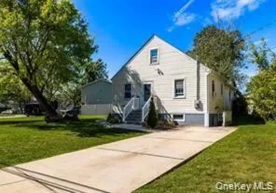 49 Elizabeth Street, Hempstead, NY, 4 Bedrooms Bedrooms, 7 Rooms Rooms,1 BathroomBathrooms,Residential Lease,For Rent,Elizabeth,0,KEY1017887 49 Elizabeth Street, Hempstead, NY, 4 Bedrooms Bedrooms, 7 Rooms Rooms,1 BathroomBathrooms,Residential Lease,For Rent,Elizabeth,0,KEY1017887