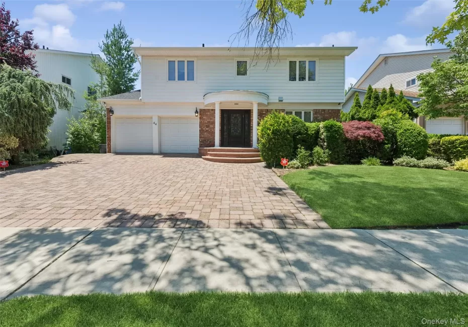 44 Gale Drive, Hempstead, NY, 4 Bedrooms Bedrooms, 9 Rooms Rooms,2 BathroomsBathrooms,Residential,For Rent,Gale,0,KEY1017168 44 Gale Drive, Hempstead, NY, 4 Bedrooms Bedrooms, 9 Rooms Rooms,2 BathroomsBathrooms,Residential,For Rent,Gale,0,KEY1017168