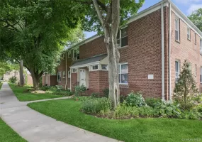 43 Edwards Street, North Hempstead, NY, 1 Bedroom Bedrooms, 4 Rooms Rooms,1 BathroomBathrooms,Residential,For Rent,Edwards,0,1017615 43 Edwards Street, North Hempstead, NY, 1 Bedroom Bedrooms, 4 Rooms Rooms,1 BathroomBathrooms,Residential,For Rent,Edwards,0,1017615