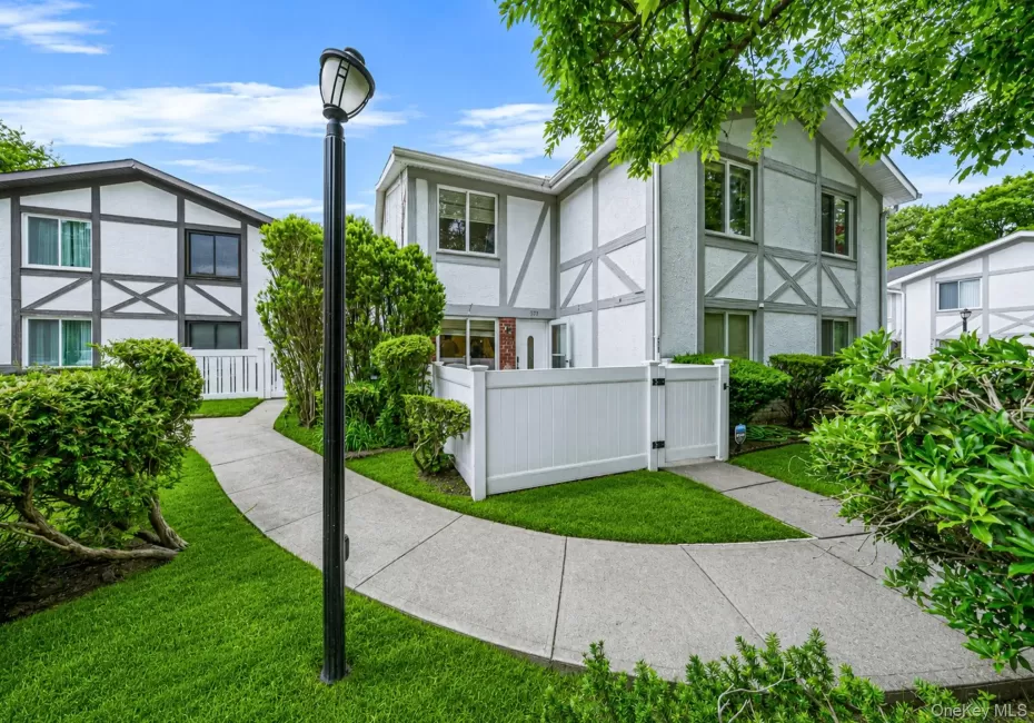 577 Blue Ridge Drive, Brookhaven, NY, 3 Bedrooms Bedrooms, 8 Rooms Rooms,1 BathroomBathrooms,Residential,For Rent,Blue Ridge,0,KEY1017791 577 Blue Ridge Drive, Brookhaven, NY, 3 Bedrooms Bedrooms, 8 Rooms Rooms,1 BathroomBathrooms,Residential,For Rent,Blue Ridge,0,KEY1017791