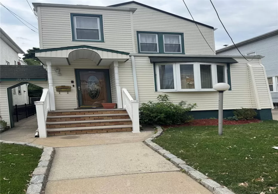 23220 Mentone Avenue, New York, NY, 3 Bedrooms Bedrooms, 6 Rooms Rooms,2 BathroomsBathrooms,Residential,For Rent,Mentone,0,KEY1018051 23220 Mentone Avenue, New York, NY, 3 Bedrooms Bedrooms, 6 Rooms Rooms,2 BathroomsBathrooms,Residential,For Rent,Mentone,0,KEY1018051