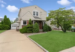 163 Bregman Avenue, North Hempstead, NY, 3 Bedrooms Bedrooms, 9 Rooms Rooms,2 BathroomsBathrooms,Residential,For Rent,Bregman,0,KEY1016013 163 Bregman Avenue, North Hempstead, NY, 3 Bedrooms Bedrooms, 9 Rooms Rooms,2 BathroomsBathrooms,Residential,For Rent,Bregman,0,KEY1016013