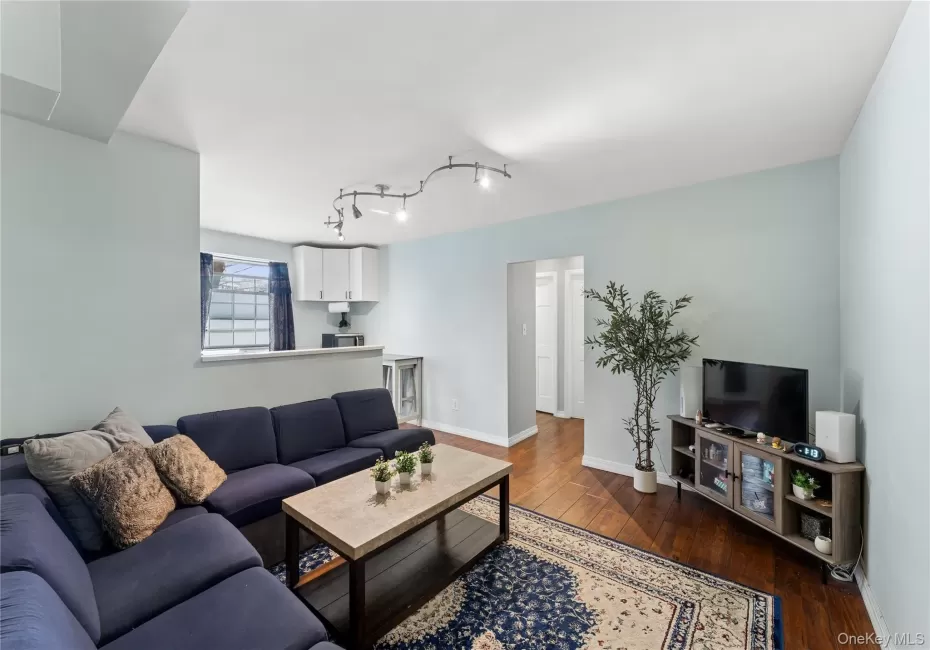 55-01 31st Avenue, New York, NY, 2 Bedrooms Bedrooms, 5 Rooms Rooms,1 BathroomBathrooms,Residential,For Rent,31st,0,KEY1018056 55-01 31st Avenue, New York, NY, 2 Bedrooms Bedrooms, 5 Rooms Rooms,1 BathroomBathrooms,Residential,For Rent,31st,0,KEY1018056
