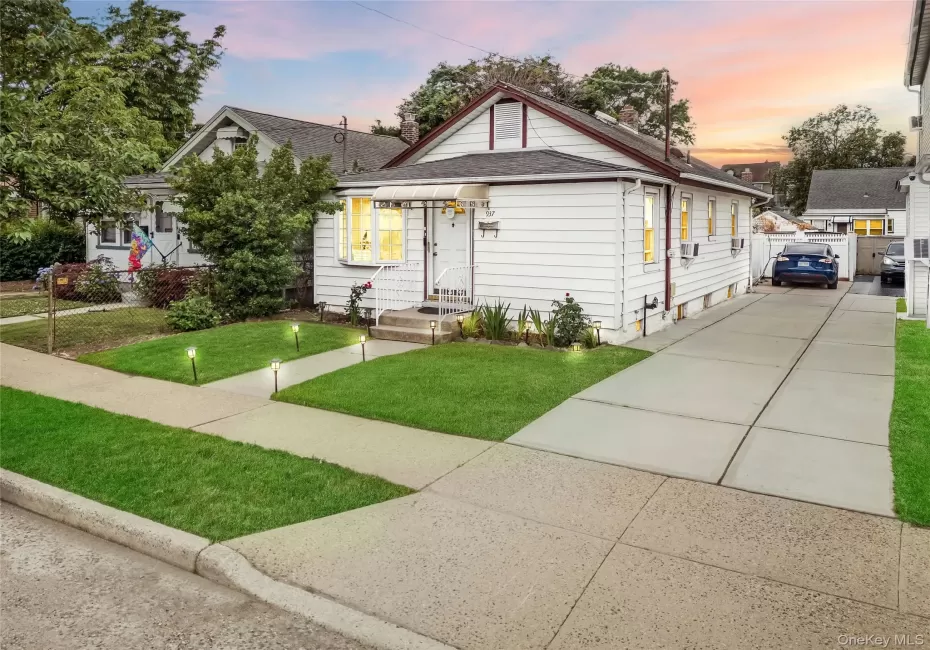 937 7th Street, North Hempstead, NY, 3 Bedrooms Bedrooms, 9 Rooms Rooms,2 BathroomsBathrooms,Residential,For Rent,7th,0,KEY1017696 937 7th Street, North Hempstead, NY, 3 Bedrooms Bedrooms, 9 Rooms Rooms,2 BathroomsBathrooms,Residential,For Rent,7th,0,KEY1017696
