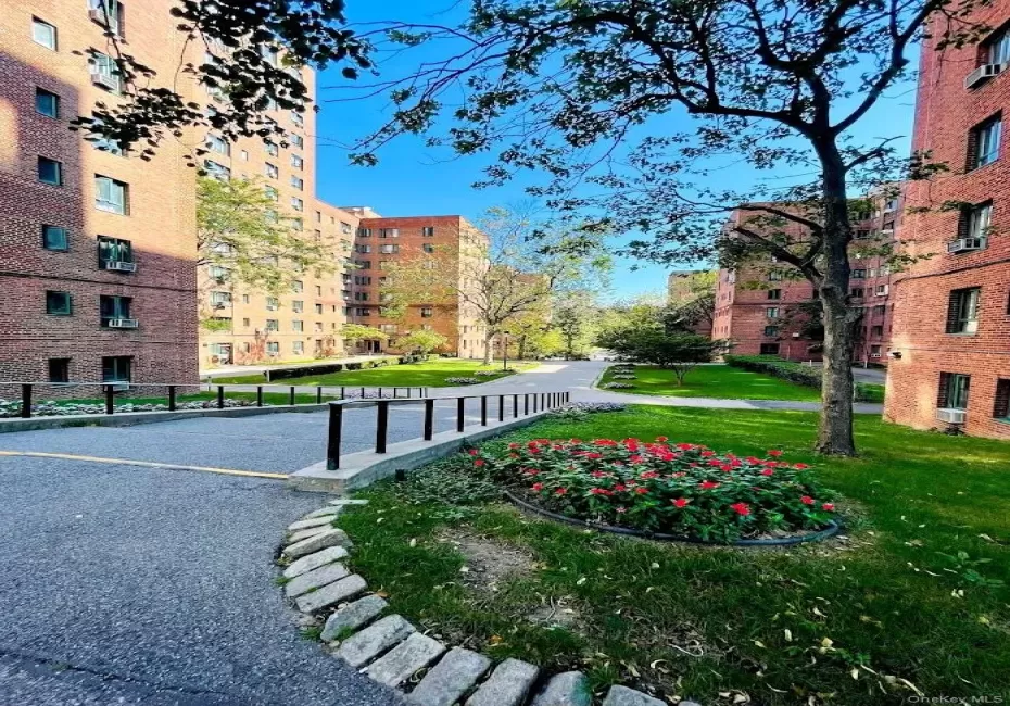 24 Metropolitan Oval, New York, NY, 1 Bedroom Bedrooms, 3 Rooms Rooms,1 BathroomBathrooms,Residential,For Rent,Metropolitan,0,KEY1018068 24 Metropolitan Oval, New York, NY, 1 Bedroom Bedrooms, 3 Rooms Rooms,1 BathroomBathrooms,Residential,For Rent,Metropolitan,0,KEY1018068