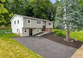 6 May Court, Stony Point, NY, 3 Bedrooms Bedrooms, 11 Rooms Rooms,2 BathroomsBathrooms,Residential,For Rent,May,0,1017512 6 May Court, Stony Point, NY, 3 Bedrooms Bedrooms, 11 Rooms Rooms,2 BathroomsBathrooms,Residential,For Rent,May,0,1017512