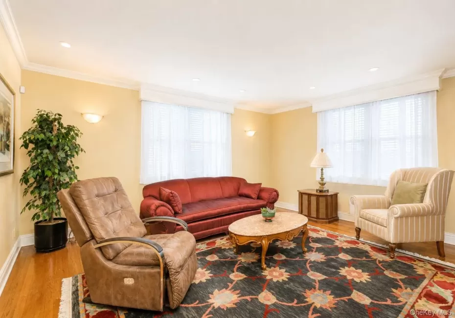182-12 Horace Harding Expressway, New York, NY, 1 Bedroom Bedrooms, 4 Rooms Rooms,1 BathroomBathrooms,Residential,For Rent,Horace Harding Expressway,0,1017419 182-12 Horace Harding Expressway, New York, NY, 1 Bedroom Bedrooms, 4 Rooms Rooms,1 BathroomBathrooms,Residential,For Rent,Horace Harding Expressway,0,1017419