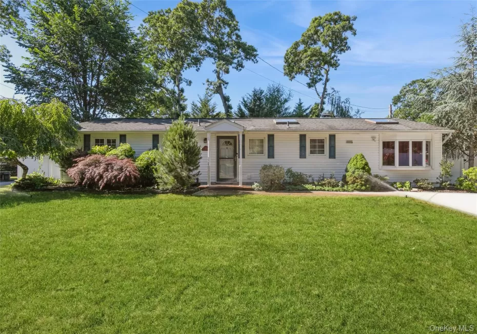 26 Huxley Lane, Brookhaven, NY, 3 Bedrooms Bedrooms, 7 Rooms Rooms,1 BathroomBathrooms,Residential,For Rent,Huxley,0,KEY1018176 26 Huxley Lane, Brookhaven, NY, 3 Bedrooms Bedrooms, 7 Rooms Rooms,1 BathroomBathrooms,Residential,For Rent,Huxley,0,KEY1018176