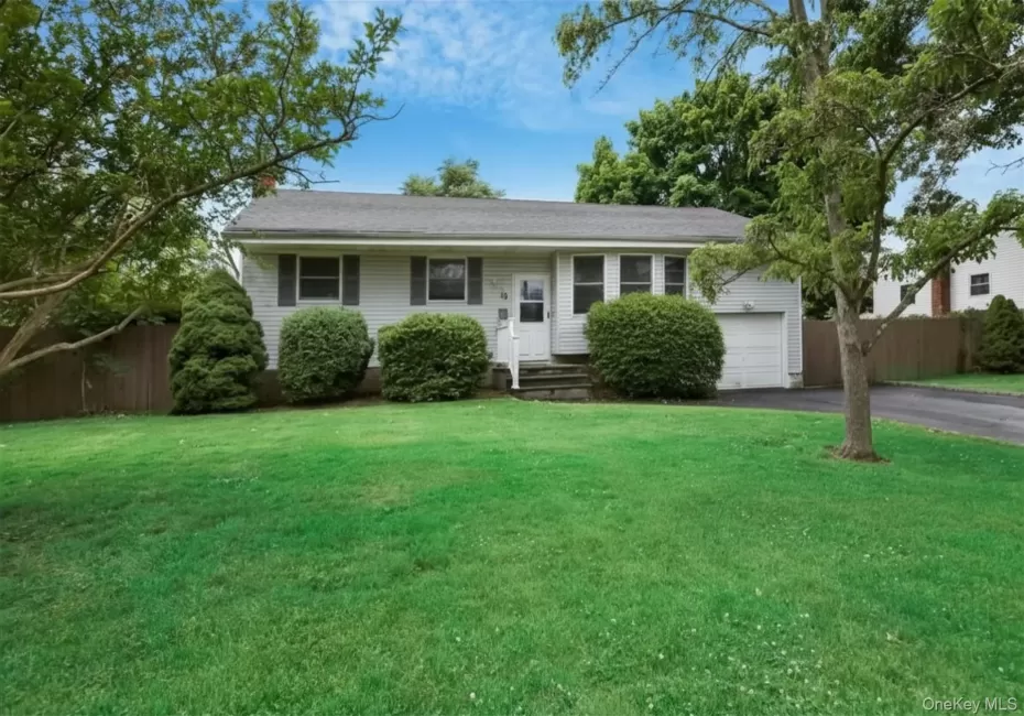 10 Brian Drive, Islip, NY, 3 Bedrooms Bedrooms, 6 Rooms Rooms,1 BathroomBathrooms,Residential,For Rent,Brian,0,KEY1017918 10 Brian Drive, Islip, NY, 3 Bedrooms Bedrooms, 6 Rooms Rooms,1 BathroomBathrooms,Residential,For Rent,Brian,0,KEY1017918
