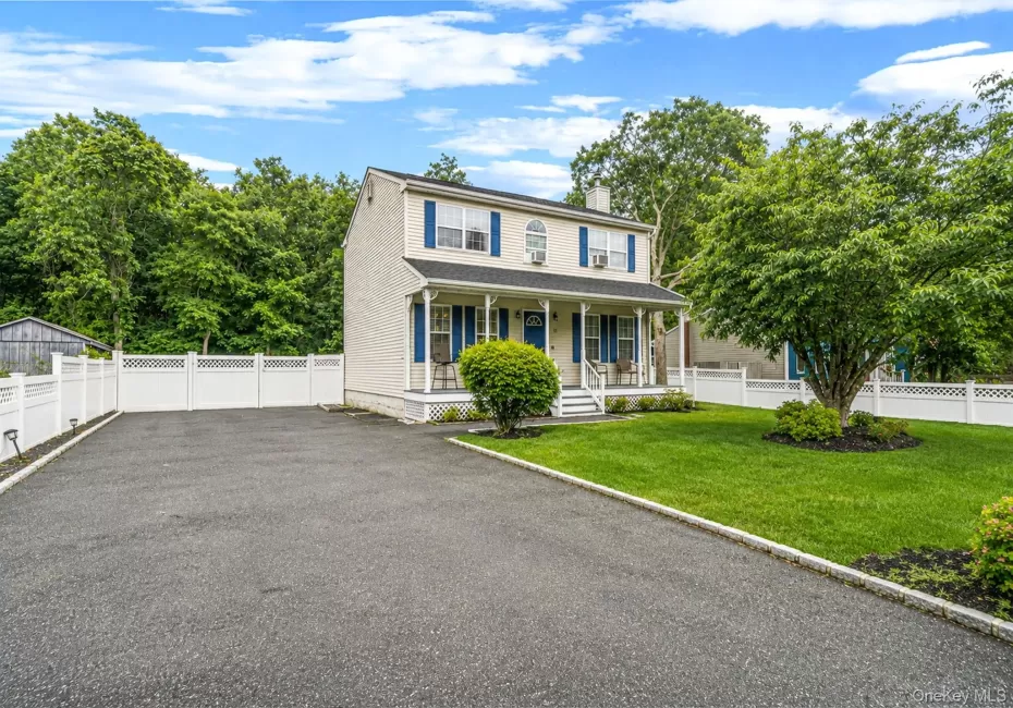 19 Golden Gate Drive, Brookhaven, NY, 3 Bedrooms Bedrooms, 6 Rooms Rooms,2 BathroomsBathrooms,Residential,For Rent,Golden Gate,0,KEY1017655 19 Golden Gate Drive, Brookhaven, NY, 3 Bedrooms Bedrooms, 6 Rooms Rooms,2 BathroomsBathrooms,Residential,For Rent,Golden Gate,0,KEY1017655