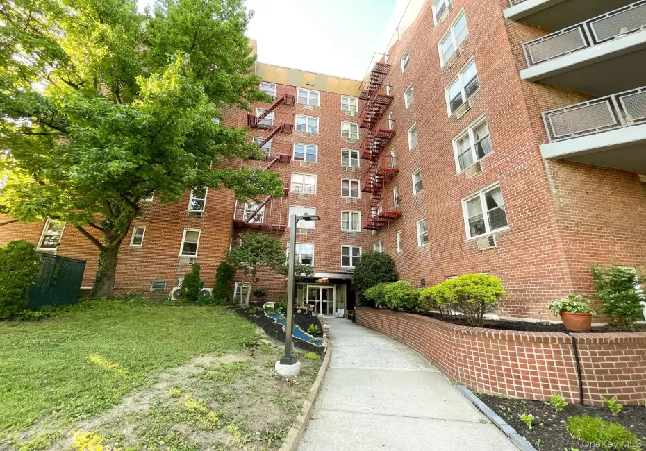 151-05 Cross Island Pathway, New York, NY, 1 Bedroom Bedrooms, 4 Rooms Rooms,1 BathroomBathrooms,Residential,For Rent,Cross Island,0,KEY1013784 151-05 Cross Island Pathway, New York, NY, 1 Bedroom Bedrooms, 4 Rooms Rooms,1 BathroomBathrooms,Residential,For Rent,Cross Island,0,KEY1013784