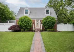 1030 North Drive, Hempstead, NY, 4 Bedrooms Bedrooms, 6 Rooms Rooms,1 BathroomBathrooms,Residential,For Rent,North,0,1015953 1030 North Drive, Hempstead, NY, 4 Bedrooms Bedrooms, 6 Rooms Rooms,1 BathroomBathrooms,Residential,For Rent,North,0,1015953