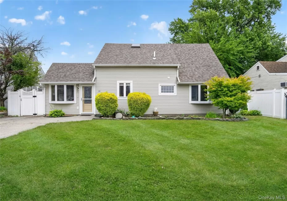 39 Boat Lane, Hempstead, NY, 4 Bedrooms Bedrooms, 9 Rooms Rooms,2 BathroomsBathrooms,Residential,For Rent,Boat,0,KEY1011000 39 Boat Lane, Hempstead, NY, 4 Bedrooms Bedrooms, 9 Rooms Rooms,2 BathroomsBathrooms,Residential,For Rent,Boat,0,KEY1011000