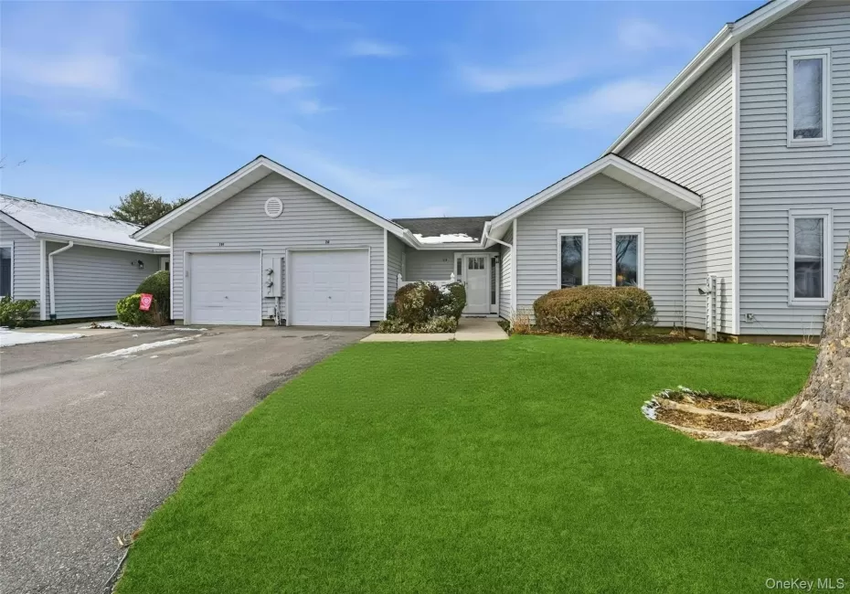 210 Elton Court, Smithtown, NY, 2 Bedrooms Bedrooms, 5 Rooms Rooms,2 BathroomsBathrooms,Residential,For Rent,Elton,0,KEY1017062 210 Elton Court, Smithtown, NY, 2 Bedrooms Bedrooms, 5 Rooms Rooms,2 BathroomsBathrooms,Residential,For Rent,Elton,0,KEY1017062