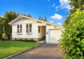 209 Loop Drive, Islip, NY, 3 Bedrooms Bedrooms, 7 Rooms Rooms,2 BathroomsBathrooms,Residential,For Rent,Loop,0,KEY1018231 209 Loop Drive, Islip, NY, 3 Bedrooms Bedrooms, 7 Rooms Rooms,2 BathroomsBathrooms,Residential,For Rent,Loop,0,KEY1018231