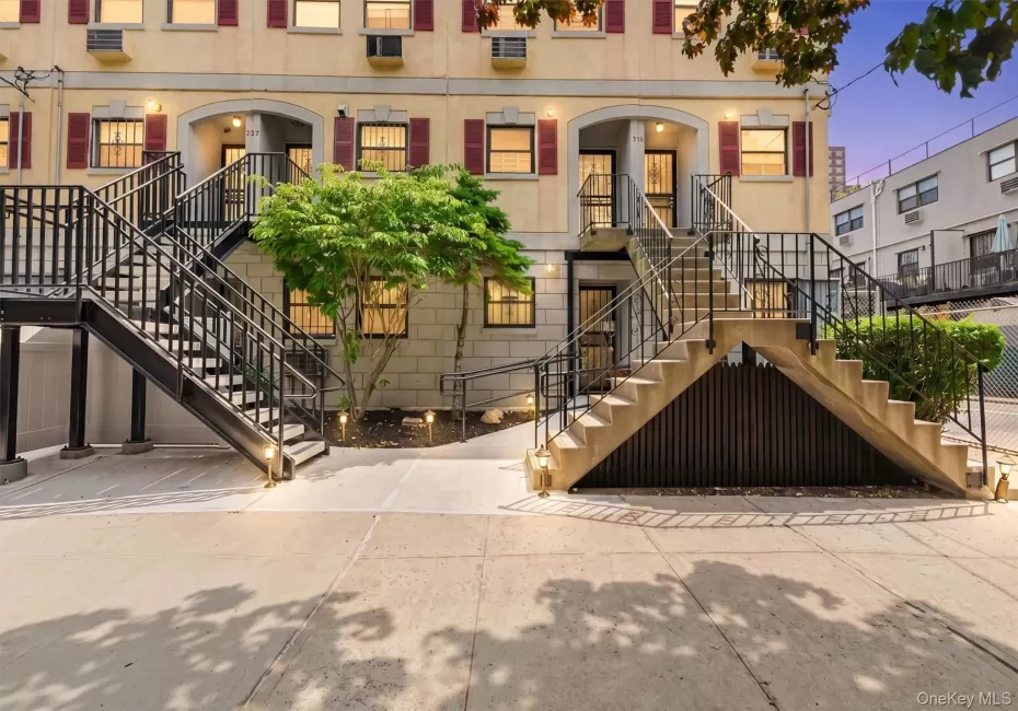 820 Leland Avenue, New York, NY, 2 Bedrooms Bedrooms, 5 Rooms Rooms,1 BathroomBathrooms,Residential,For Rent,Leland,0,1016724 820 Leland Avenue, New York, NY, 2 Bedrooms Bedrooms, 5 Rooms Rooms,1 BathroomBathrooms,Residential,For Rent,Leland,0,1016724
