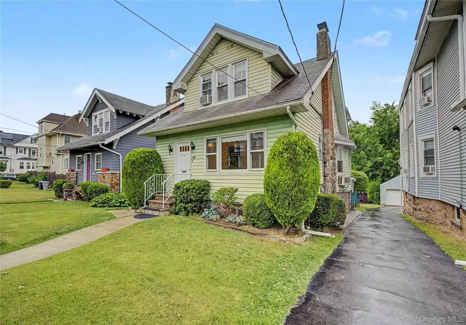 40 Dewey Avenue, New Rochelle, NY, 3 Bedrooms Bedrooms, 6 Rooms Rooms,1 BathroomBathrooms,Residential,For Rent,Dewey,0,KEY1017942 40 Dewey Avenue, New Rochelle, NY, 3 Bedrooms Bedrooms, 6 Rooms Rooms,1 BathroomBathrooms,Residential,For Rent,Dewey,0,KEY1017942