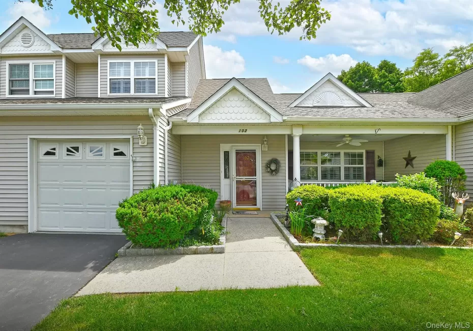 102 Winged Foot Way, Riverhead, NY, 2 Bedrooms Bedrooms, 6 Rooms Rooms,2 BathroomsBathrooms,Residential,For Rent,Winged Foot,0,KEY1016365 102 Winged Foot Way, Riverhead, NY, 2 Bedrooms Bedrooms, 6 Rooms Rooms,2 BathroomsBathrooms,Residential,For Rent,Winged Foot,0,KEY1016365