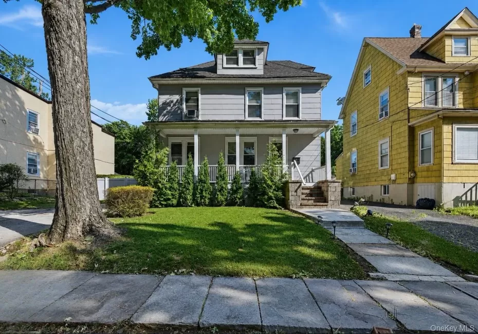 29 Saint Joseph Street, New Rochelle, NY, 4 Bedrooms Bedrooms, 8 Rooms Rooms,1 BathroomBathrooms,Residential,For Rent,Saint Joseph,0,KEY1016615 29 Saint Joseph Street, New Rochelle, NY, 4 Bedrooms Bedrooms, 8 Rooms Rooms,1 BathroomBathrooms,Residential,For Rent,Saint Joseph,0,KEY1016615