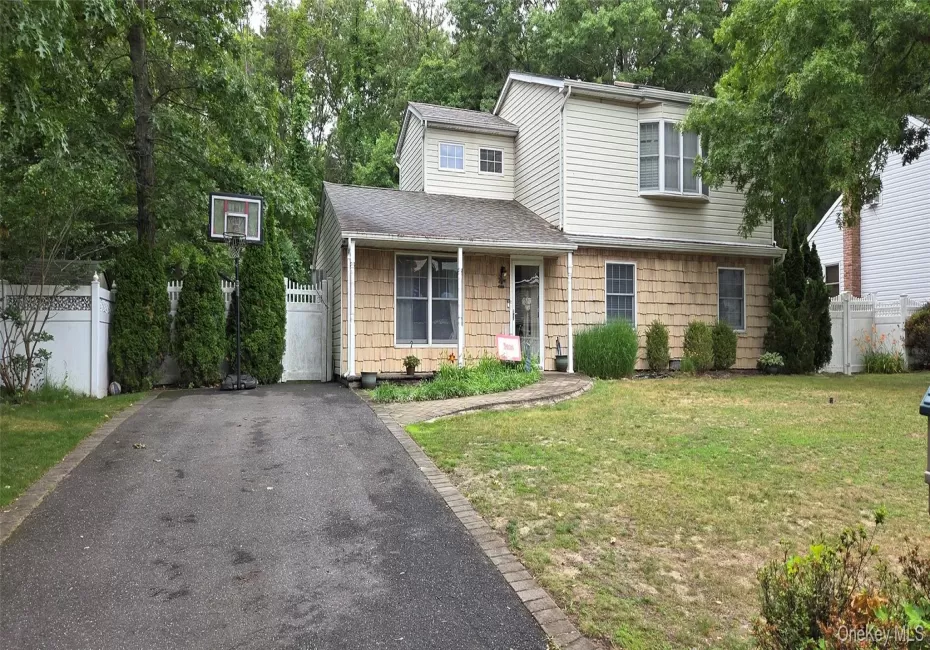 132 13th Avenue, Brookhaven, NY, 4 Bedrooms Bedrooms, 8 Rooms Rooms,2 BathroomsBathrooms,Residential,For Rent,13th,0,KEY1018247 132 13th Avenue, Brookhaven, NY, 4 Bedrooms Bedrooms, 8 Rooms Rooms,2 BathroomsBathrooms,Residential,For Rent,13th,0,KEY1018247