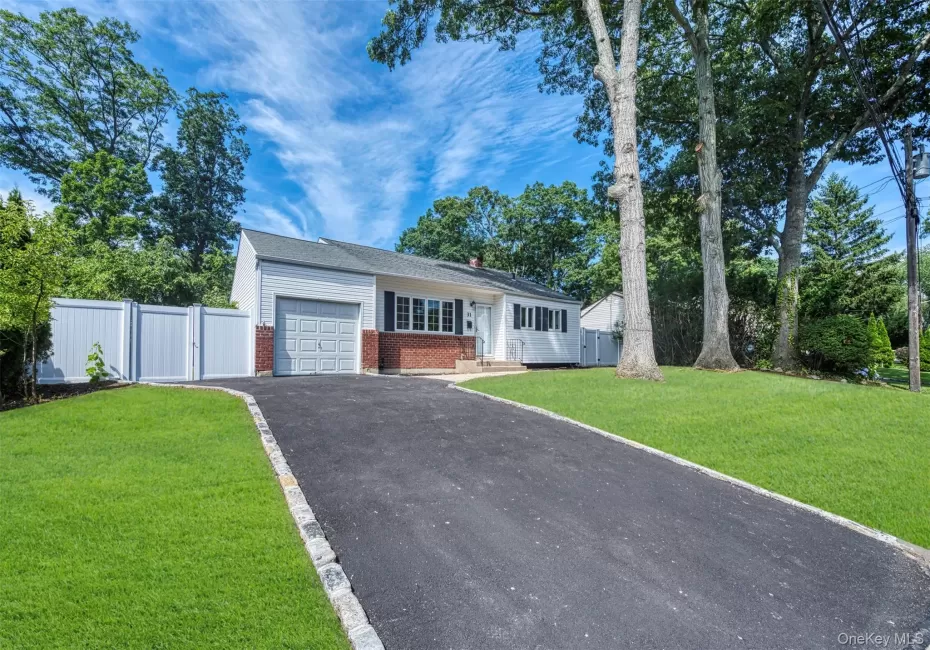 31 Foxwood Drive, Huntington, NY, 3 Bedrooms Bedrooms, 6 Rooms Rooms,2 BathroomsBathrooms,Residential,For Rent,Foxwood,0,KEY1016770 31 Foxwood Drive, Huntington, NY, 3 Bedrooms Bedrooms, 6 Rooms Rooms,2 BathroomsBathrooms,Residential,For Rent,Foxwood,0,KEY1016770