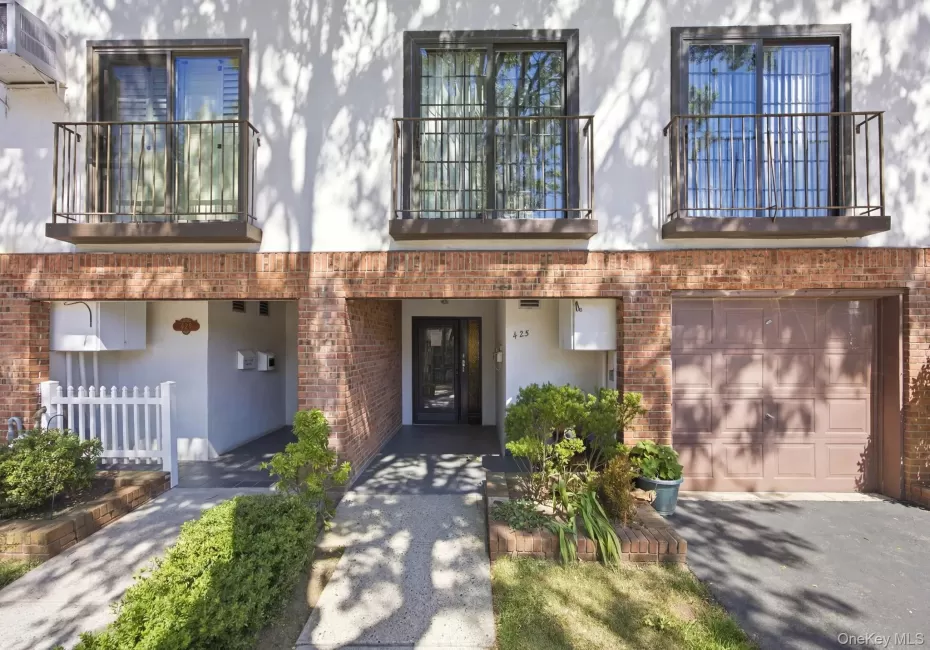 425 Schorr Drive, New York, NY, 2 Bedrooms Bedrooms, 6 Rooms Rooms,2 BathroomsBathrooms,Residential,For Rent,Schorr,0,KEY1018265 425 Schorr Drive, New York, NY, 2 Bedrooms Bedrooms, 6 Rooms Rooms,2 BathroomsBathrooms,Residential,For Rent,Schorr,0,KEY1018265
