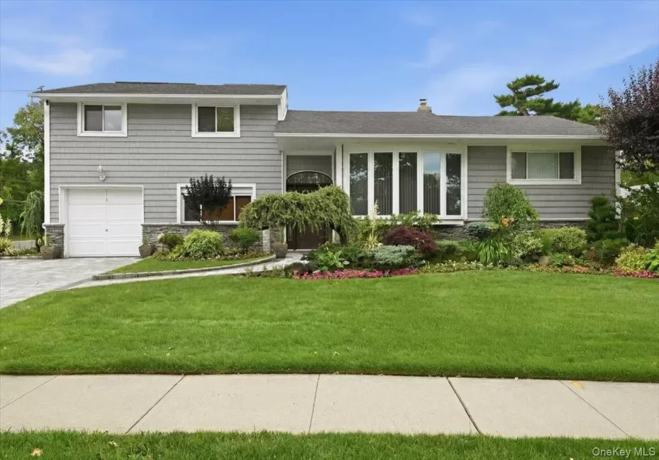 2504 Cadillac Drive, Hempstead, NY, 3 Bedrooms Bedrooms, 8 Rooms Rooms,2 BathroomsBathrooms,Residential,For Rent,Cadillac,0,KEY1015827 2504 Cadillac Drive, Hempstead, NY, 3 Bedrooms Bedrooms, 8 Rooms Rooms,2 BathroomsBathrooms,Residential,For Rent,Cadillac,0,KEY1015827