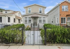 111-35 166th Street, New York, NY, 3 Bedrooms Bedrooms, 9 Rooms Rooms,3 BathroomsBathrooms,Residential,For Rent,166th,0,KEY1017767 111-35 166th Street, New York, NY, 3 Bedrooms Bedrooms, 9 Rooms Rooms,3 BathroomsBathrooms,Residential,For Rent,166th,0,KEY1017767