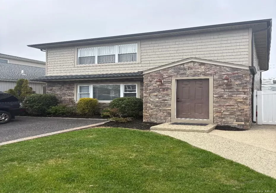 26 Quebec Road, Hempstead, NY, 3 Bedrooms Bedrooms, 5 Rooms Rooms,1 BathroomBathrooms,Residential Lease,For Rent,Quebec,0,KEY1017717 26 Quebec Road, Hempstead, NY, 3 Bedrooms Bedrooms, 5 Rooms Rooms,1 BathroomBathrooms,Residential Lease,For Rent,Quebec,0,KEY1017717