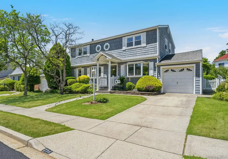 216 Gardner Avenue, Oyster Bay, NY, 5 Bedrooms Bedrooms, 9 Rooms Rooms,2 BathroomsBathrooms,Residential,For Rent,Gardner,0,KEY1017700 216 Gardner Avenue, Oyster Bay, NY, 5 Bedrooms Bedrooms, 9 Rooms Rooms,2 BathroomsBathrooms,Residential,For Rent,Gardner,0,KEY1017700