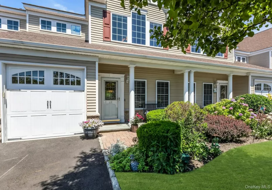 19 Meadow Court, Islip, NY, 2 Bedrooms Bedrooms, 9 Rooms Rooms,2 BathroomsBathrooms,Residential,For Rent,Meadow,0,KEY1018249 19 Meadow Court, Islip, NY, 2 Bedrooms Bedrooms, 9 Rooms Rooms,2 BathroomsBathrooms,Residential,For Rent,Meadow,0,KEY1018249