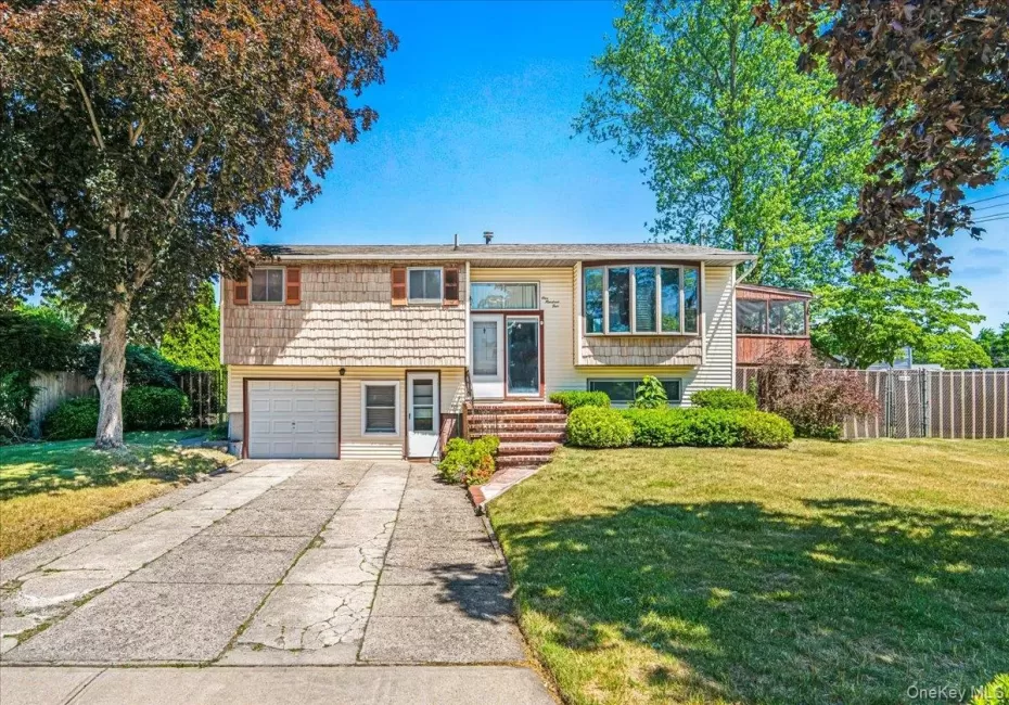 105 Strauss Avenue, Brookhaven, NY, 4 Bedrooms Bedrooms, 9 Rooms Rooms,2 BathroomsBathrooms,Residential,For Rent,Strauss,0,KEY1016058 105 Strauss Avenue, Brookhaven, NY, 4 Bedrooms Bedrooms, 9 Rooms Rooms,2 BathroomsBathrooms,Residential,For Rent,Strauss,0,KEY1016058