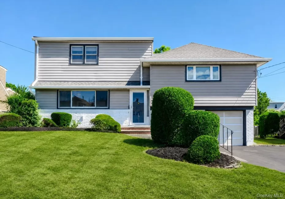 190 Waukena Avenue, Hempstead, NY, 4 Bedrooms Bedrooms, 11 Rooms Rooms,2 BathroomsBathrooms,Residential,For Rent,Waukena,0,KEY1017984 190 Waukena Avenue, Hempstead, NY, 4 Bedrooms Bedrooms, 11 Rooms Rooms,2 BathroomsBathrooms,Residential,For Rent,Waukena,0,KEY1017984