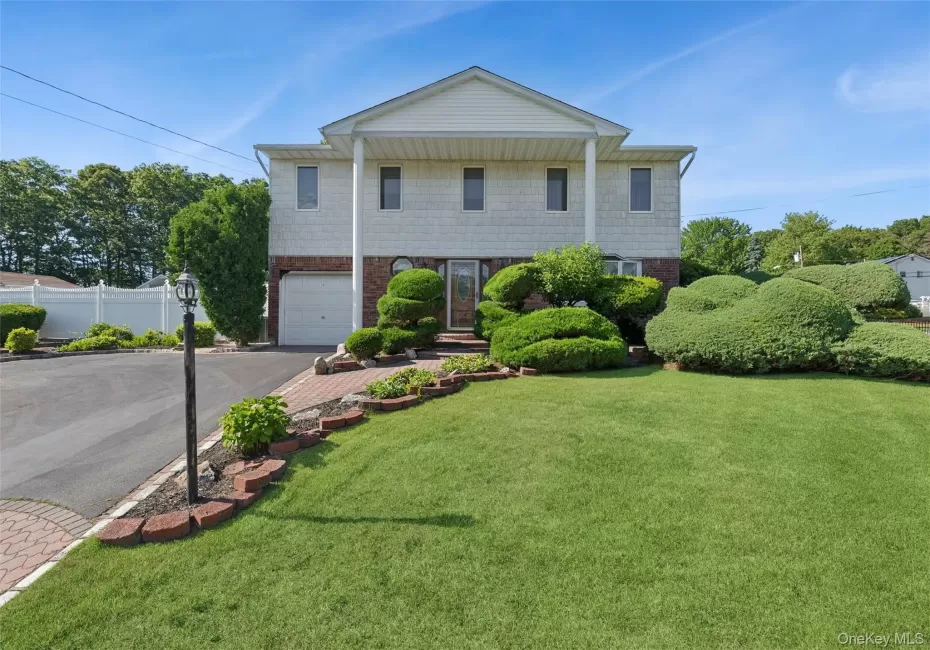 27 Spacecraft Lane, Islip, NY, 4 Bedrooms Bedrooms, 9 Rooms Rooms,1 BathroomBathrooms,Residential,For Rent,Spacecraft,0,KEY1018254 27 Spacecraft Lane, Islip, NY, 4 Bedrooms Bedrooms, 9 Rooms Rooms,1 BathroomBathrooms,Residential,For Rent,Spacecraft,0,KEY1018254