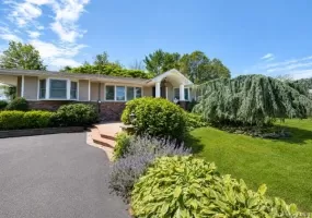 21 Kevin Road, Huntington, NY, 4 Bedrooms Bedrooms, 13 Rooms Rooms,3 BathroomsBathrooms,Residential,For Rent,Kevin,0,KEY1018339 21 Kevin Road, Huntington, NY, 4 Bedrooms Bedrooms, 13 Rooms Rooms,3 BathroomsBathrooms,Residential,For Rent,Kevin,0,KEY1018339
