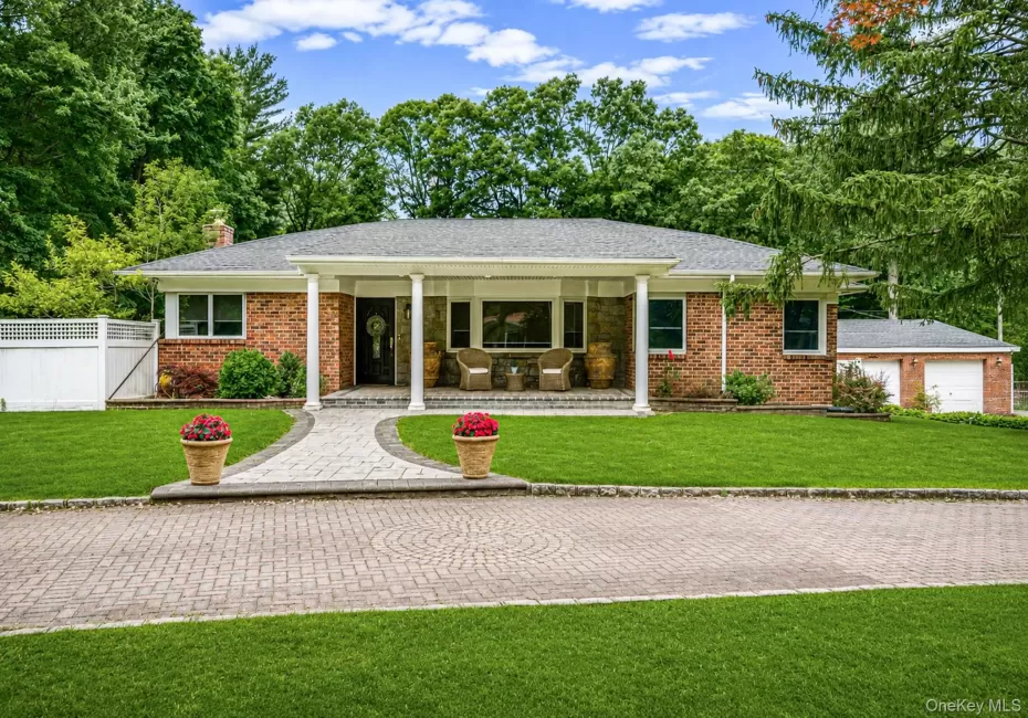 199 Dix Hills Road, Huntington, NY, 3 Bedrooms Bedrooms, 7 Rooms Rooms,1 BathroomBathrooms,Residential,For Rent,Dix Hills,0,KEY1016948 199 Dix Hills Road, Huntington, NY, 3 Bedrooms Bedrooms, 7 Rooms Rooms,1 BathroomBathrooms,Residential,For Rent,Dix Hills,0,KEY1016948