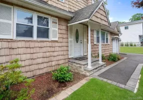 46 Falcon Drive, Smithtown, NY, 4 Bedrooms Bedrooms, 9 Rooms Rooms,2 BathroomsBathrooms,Residential,For Rent,Falcon,0,1017954 46 Falcon Drive, Smithtown, NY, 4 Bedrooms Bedrooms, 9 Rooms Rooms,2 BathroomsBathrooms,Residential,For Rent,Falcon,0,1017954