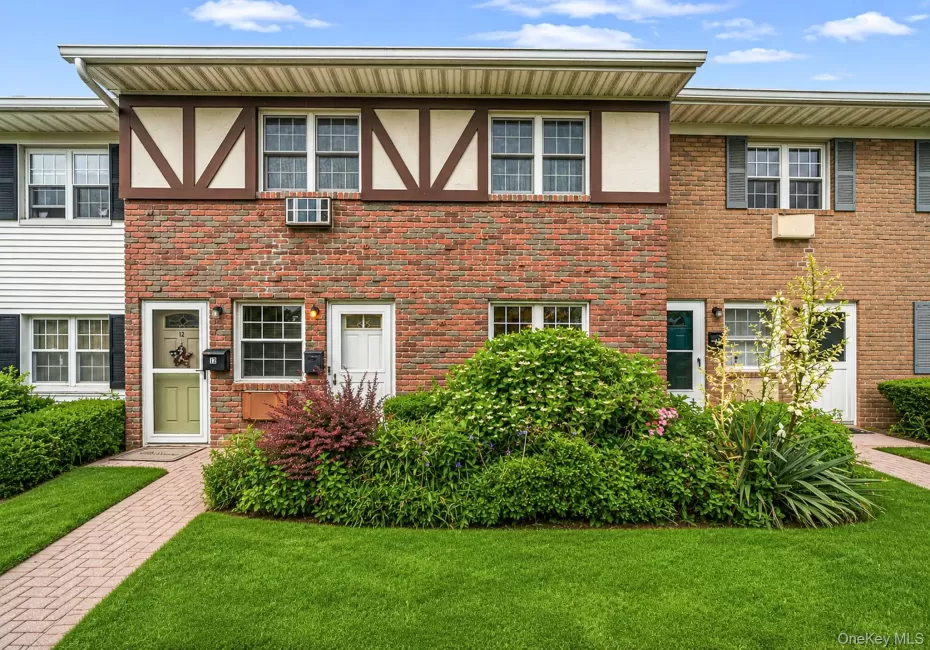 11 Springwood Drive, Babylon, NY, 1 Bedroom Bedrooms, 4 Rooms Rooms,1 BathroomBathrooms,Residential,For Rent,Springwood,0,KEY1017430 11 Springwood Drive, Babylon, NY, 1 Bedroom Bedrooms, 4 Rooms Rooms,1 BathroomBathrooms,Residential,For Rent,Springwood,0,KEY1017430