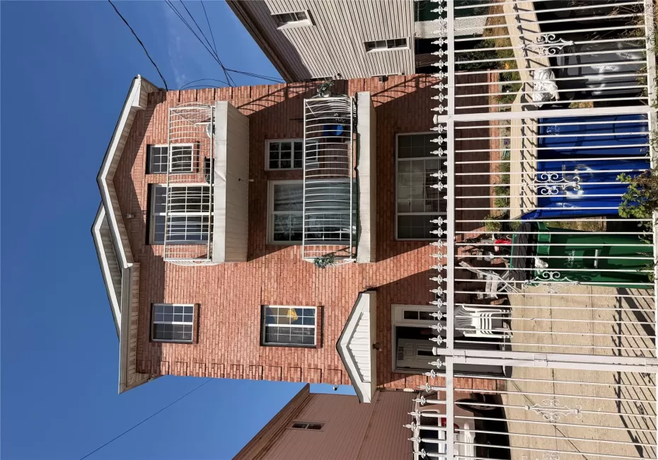 105-24 170th Street, New York, NY, 3 Bedrooms Bedrooms, 7 Rooms Rooms,2 BathroomsBathrooms,Residential Lease,For Rent,170th,0,1018464 105-24 170th Street, New York, NY, 3 Bedrooms Bedrooms, 7 Rooms Rooms,2 BathroomsBathrooms,Residential Lease,For Rent,170th,0,1018464
