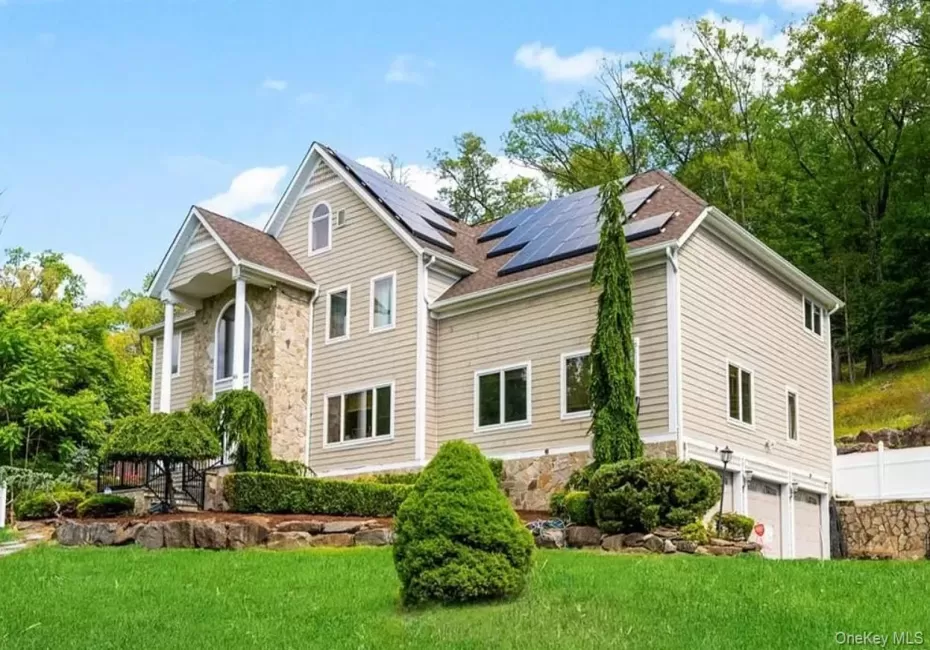 60 Central Highway, Clarkstown, NY, 5 Bedrooms Bedrooms, 15 Rooms Rooms,3 BathroomsBathrooms,Residential,For Rent,Central,0,KEY1018472 60 Central Highway, Clarkstown, NY, 5 Bedrooms Bedrooms, 15 Rooms Rooms,3 BathroomsBathrooms,Residential,For Rent,Central,0,KEY1018472