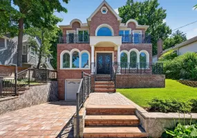 25 Maple Grove Street, North Hempstead, NY, 4 Bedrooms Bedrooms, 7 Rooms Rooms,2 BathroomsBathrooms,Residential,For Rent,Maple Grove,0,1017055 25 Maple Grove Street, North Hempstead, NY, 4 Bedrooms Bedrooms, 7 Rooms Rooms,2 BathroomsBathrooms,Residential,For Rent,Maple Grove,0,1017055