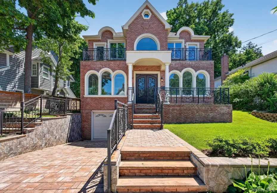 25 Maple Grove Street, North Hempstead, NY, 4 Bedrooms Bedrooms, 7 Rooms Rooms,2 BathroomsBathrooms,Residential,For Rent,Maple Grove,0,KEY1017055 25 Maple Grove Street, North Hempstead, NY, 4 Bedrooms Bedrooms, 7 Rooms Rooms,2 BathroomsBathrooms,Residential,For Rent,Maple Grove,0,KEY1017055
