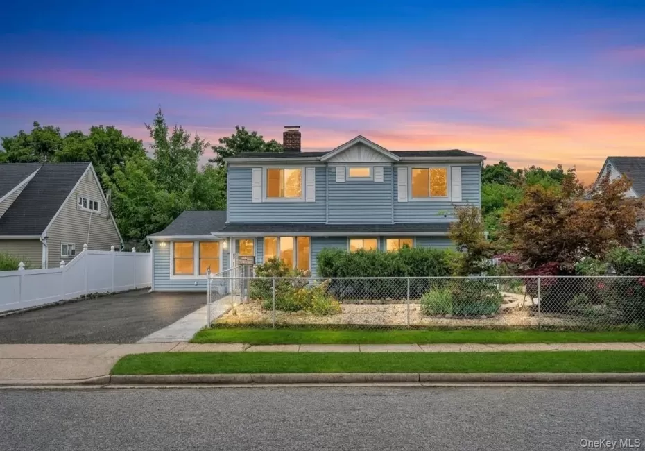 40 Blueberry Lane, Oyster Bay, NY, 5 Bedrooms Bedrooms, 8 Rooms Rooms,2 BathroomsBathrooms,Residential,For Rent,Blueberry,0,KEY1018553 40 Blueberry Lane, Oyster Bay, NY, 5 Bedrooms Bedrooms, 8 Rooms Rooms,2 BathroomsBathrooms,Residential,For Rent,Blueberry,0,KEY1018553