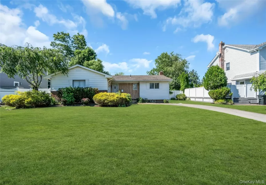 33 Cameo Road, Smithtown, NY, 3 Bedrooms Bedrooms, 6 Rooms Rooms,1 BathroomBathrooms,Residential,For Rent,Cameo,0,KEY1016846 33 Cameo Road, Smithtown, NY, 3 Bedrooms Bedrooms, 6 Rooms Rooms,1 BathroomBathrooms,Residential,For Rent,Cameo,0,KEY1016846
