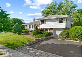 17 Wren Drive, Oyster Bay, NY, 4 Bedrooms Bedrooms, 9 Rooms Rooms,2 BathroomsBathrooms,Residential,For Rent,Wren,0,1017959 17 Wren Drive, Oyster Bay, NY, 4 Bedrooms Bedrooms, 9 Rooms Rooms,2 BathroomsBathrooms,Residential,For Rent,Wren,0,1017959