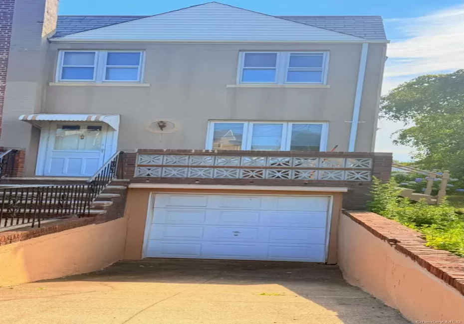 5750 82nd Street, New York, NY, 3 Bedrooms Bedrooms, 6 Rooms Rooms,1 BathroomBathrooms,Residential,For Rent,82nd,0,KEY1018643 5750 82nd Street, New York, NY, 3 Bedrooms Bedrooms, 6 Rooms Rooms,1 BathroomBathrooms,Residential,For Rent,82nd,0,KEY1018643