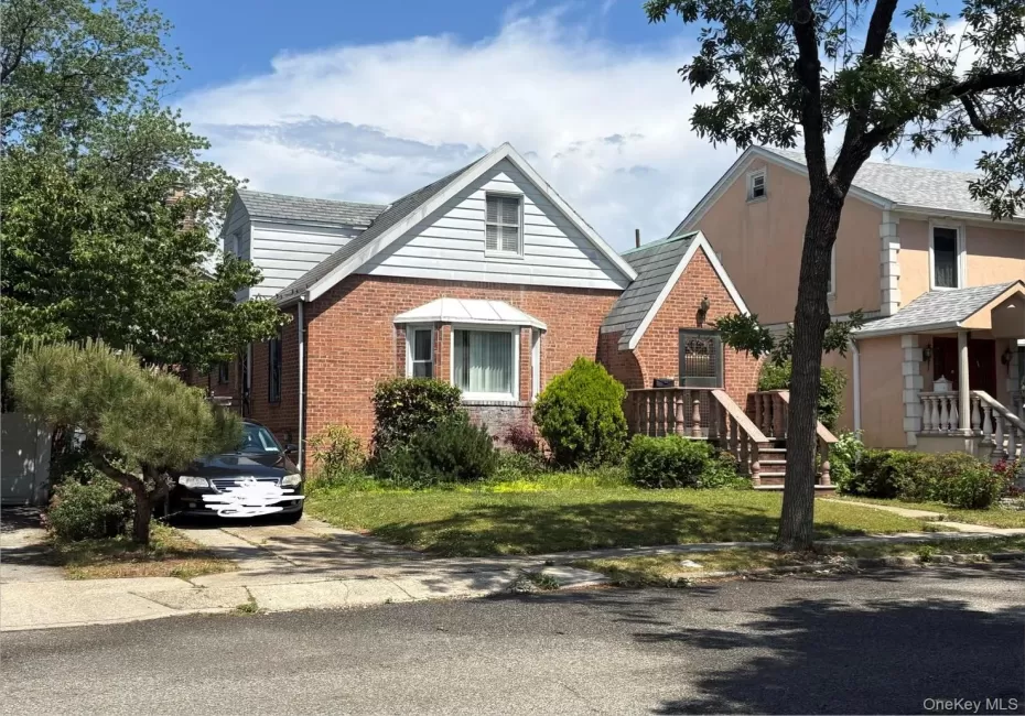6911 180th Street, New York, NY, 4 Bedrooms Bedrooms, 8 Rooms Rooms,1 BathroomBathrooms,Residential,For Rent,180th,0,KEY1018647 6911 180th Street, New York, NY, 4 Bedrooms Bedrooms, 8 Rooms Rooms,1 BathroomBathrooms,Residential,For Rent,180th,0,KEY1018647