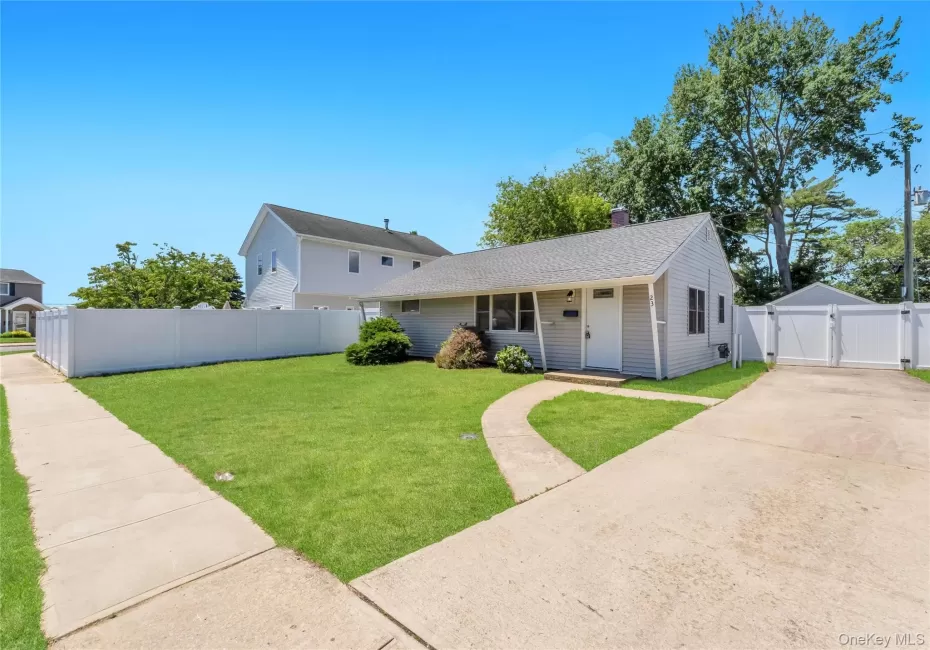23 Kevin Lane, Oyster Bay, NY, 3 Bedrooms Bedrooms, 5 Rooms Rooms,2 BathroomsBathrooms,Residential,For Rent,Kevin,0,KEY1018395 23 Kevin Lane, Oyster Bay, NY, 3 Bedrooms Bedrooms, 5 Rooms Rooms,2 BathroomsBathrooms,Residential,For Rent,Kevin,0,KEY1018395