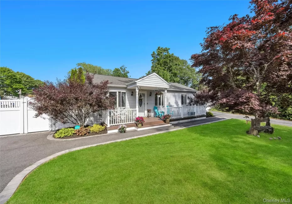 115 Dahlia Drive, Brookhaven, NY, 4 Bedrooms Bedrooms, 7 Rooms Rooms,2 BathroomsBathrooms,Residential,For Rent,Dahlia,0,KEY1017368 115 Dahlia Drive, Brookhaven, NY, 4 Bedrooms Bedrooms, 7 Rooms Rooms,2 BathroomsBathrooms,Residential,For Rent,Dahlia,0,KEY1017368